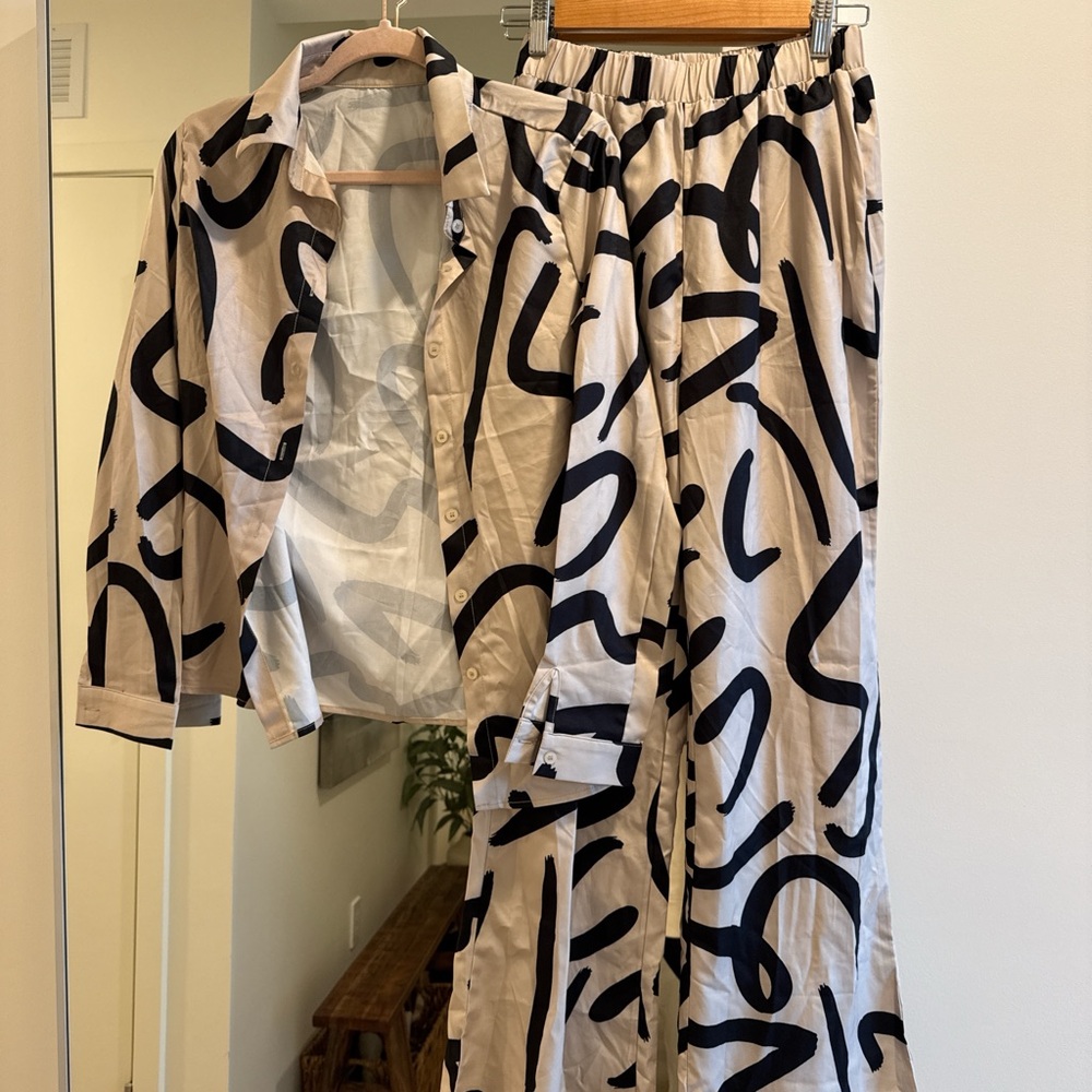 Black and White Abstract Print Set